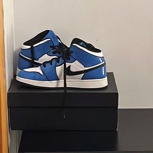 Air Jordan 1 Mid SE (GS)